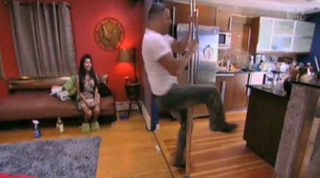 Illustration for article titled Ronnie Gets An Anal Probe On Jersey Shore Season 3